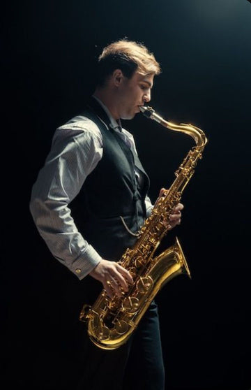 •Saxofón